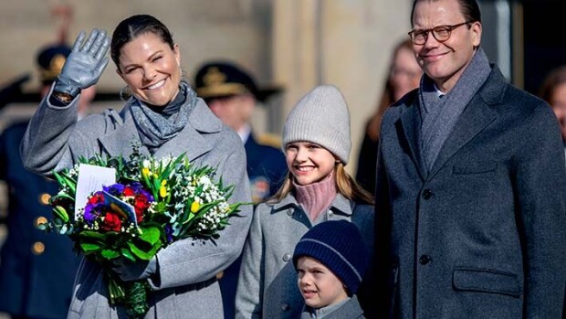 Kruununprinsessa Victoria hurmasi nimipäiväjuhlissaan - Estelle kopioi äitinsä upean tyylin victoria, Daniel, Estelle, Oscar