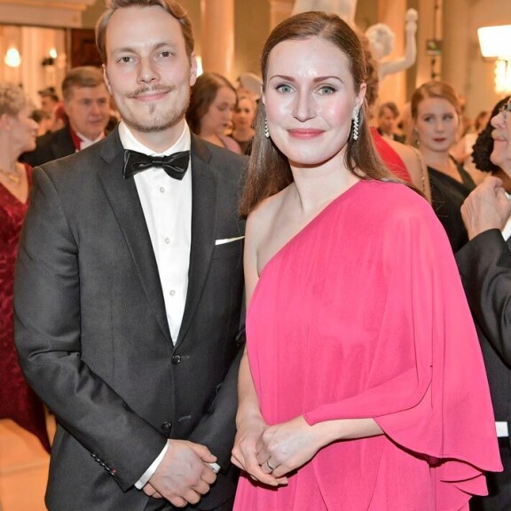 Sannan mies on sarjayrittäjä Markus Räikkönen. Parilla on 4-vuotias lapsi. Sannan mies on sarjayrittäjä Markus Räikkönen. Parilla on 4-vuotias lapsi.