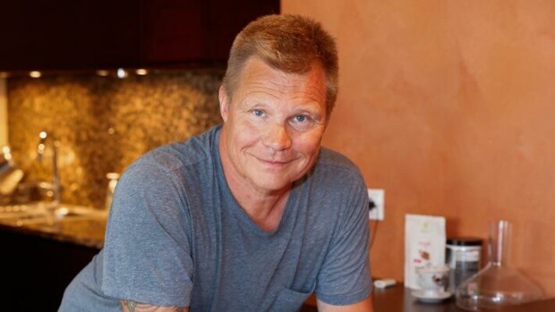 Mika Salon outo naisrumba: oma kulta, ex-rakas ja seksikäs mysteerikaunotar viihtyvät entisen formulatähden asunnolla Mika Salo