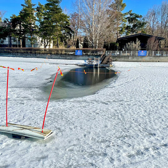 Vain pari tuntia Seiskan soiton jälkeen avanto oli merkitty.; marin korjattu avanto