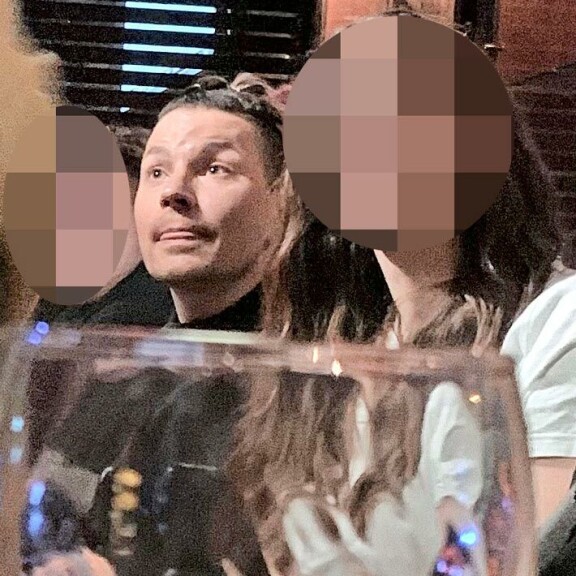 RÄPS! Oulu 20.3. klo 1.46. Antti Tuisku oli oululaiskapakassa kuumien tapahtumien polttopisteessä. RÄPS! Oulu 20.3. klo 1.46. Antti Tuisku oli oululaiskapakassa kuumien tapahtumien polttopisteessä.