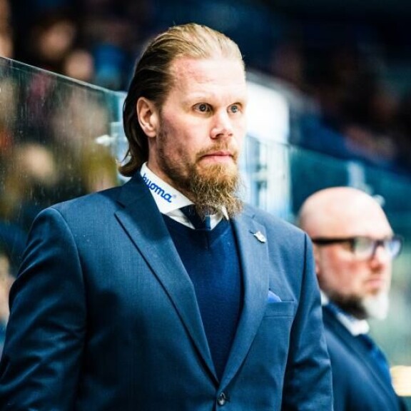 Jukureiden päävalmentaja ja heimopäällikkö Olli Jokinen on tehnyt mykistävän hyvää työtä Mikkelissä. Jukureiden päävalmentaja ja heimopäällikkö Olli Jokinen on tehnyt mykistävän hyvää työtä Mikkelissä.