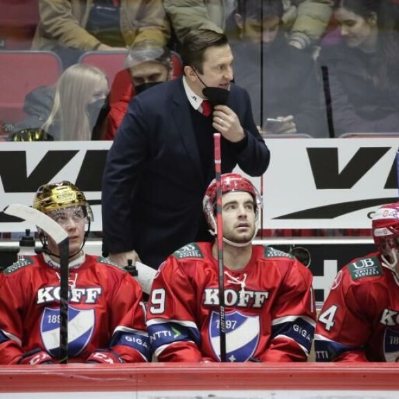 Kehä III:n ulkopuolella on naurettu vedet silmissä HIFK:lle, jonka edellisestä mestaruudesta on ehtinyt kulua jo yli 10 vuotta. Loppuuko naureskelu tänä keväänä päävalmentaja Ville Peltosen johdolla? Kehä 3:n ulkopuolella on naurettu vedet silmissä HIFK:lle, jonka edellisestä mestaruudesta on ehtinyt kulua jo yli 10 vuotta. Loppuuko naureskelu tänä keväänä?