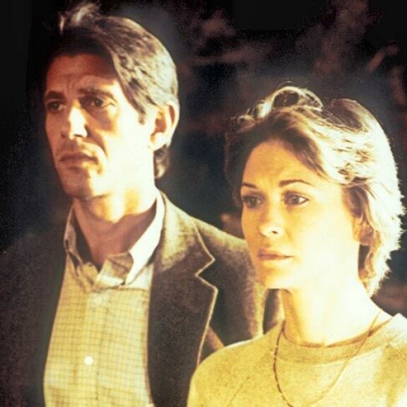 Drew Barrymore veti ensikännit 8-vuotiaana, Erika Eleniak kasvoi lapsimallista Playboy-pupuksi – näin E.T.-tähtien elämät menivät hittielokuvan jälkeen Peter Coyote