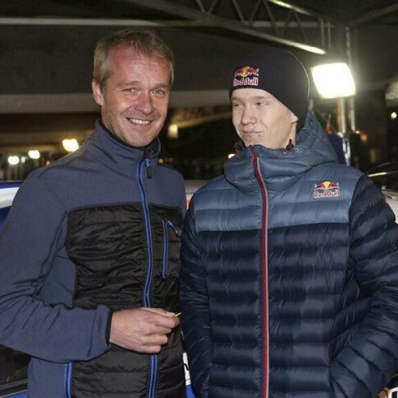 Kallen Harri-isä on ollut korvaamaton apu ja tuki Kallen matkalla. Kuva on vuodelta 2017. Kallen Harri-isä on ollut korvaamaton apu ja tuki Kallen matkalla. Kuva on vuodelta 2017.