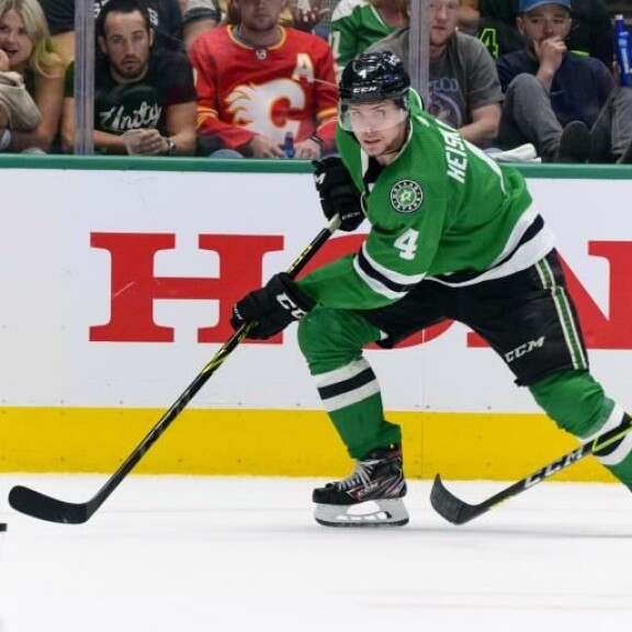 Dallas Starsin suomalaistimantti Miro Heiskanen, 23, pelaa vuosi sitten solmittu jatkosopimus takataskussaan. Kevääseen 2029 ulottuva jättidiili on kokonaisarvoltaan 67,6, miljoonaa dollaria. Dallas Starsin suomalaistimantti Miro Heiskanen, 23, pelaa vuosi sitten solmittu jatkosopimus takataskussaan. Kevääseen 2029 ulottuva jättidiili on kokonaisarvoltaan 67,6, miljoonaa dollaria.