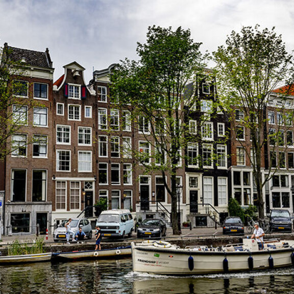 Hallitsijapari oli ehtinyt vuokrata tyttärelleen Amsterdamin keskustasta luksusasunnon opiskelijakämpäksi. Kruununprinsessa Amalian asunto