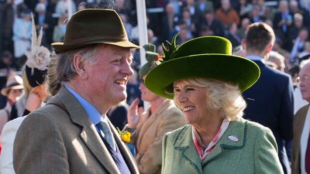 Mitä ihmettä? Kuningatar Camilla otti tuuraajakseen oman ex-miehensä! Andrew Parker-Bowles, kuningatar Camilla