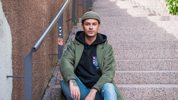 Niko Saarinen esiintyy kilpailevilla tv-kanavilla – miten tämä on mahdollista? Niko Saarinen