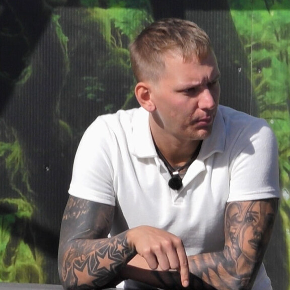 Miikka on Reeon liittolainen, jota myös pidetään pelaajana. Miikka