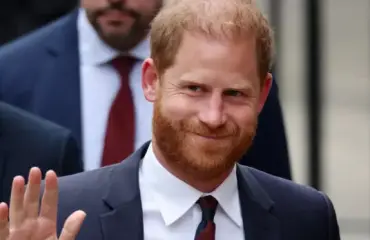 Mitä ihmettä? Prinssi Harry on käynyt keskusteluja sukunimensä vaihtamisesta