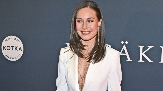 Très chic! Sanna Marin avonaisessa asussa Pariisissa