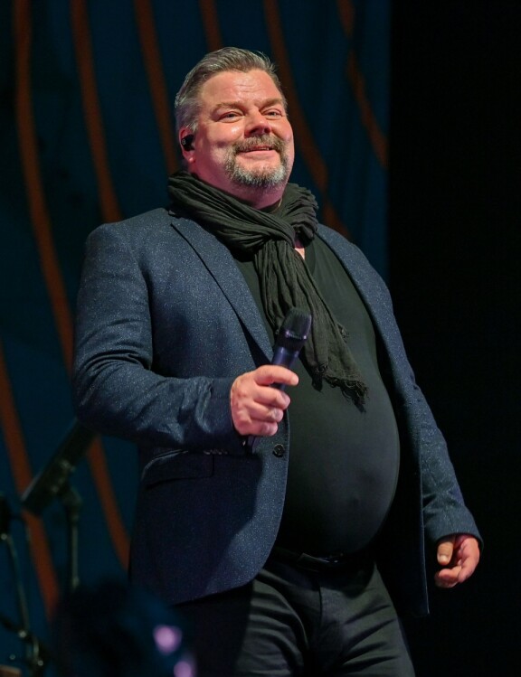 Jari Sillanpää lukeutuu Suomen kautta aikojen suosituimpiin laulajiin.