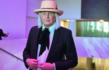 Huhhuh! Tällaista ökydesignia Jukka Rintalan kodista löytyy