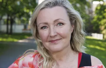 Mari Hynyselle sattui kommellus mökillä: ”Kävin hakemassa Jounin aamuviideltä…”