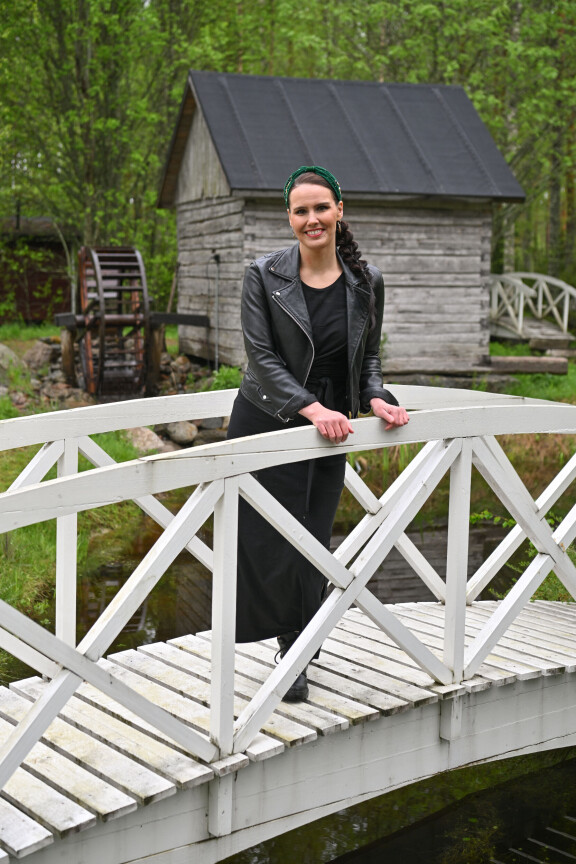 Annen haaveena on rakentaa ratasmyllyn luo kukkia täynnä oleva puutarha, jossa voisi rauhoittua ja ihastella luontoa.