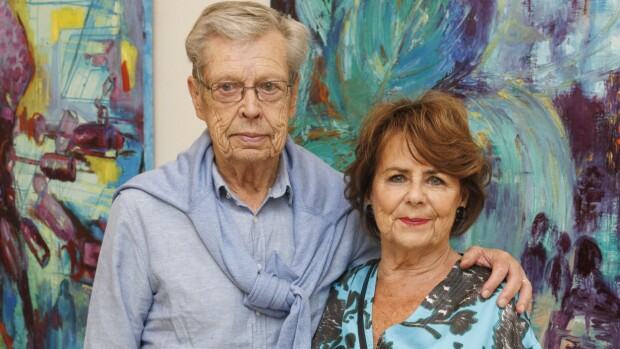 Vau, mikä kuhertelukuva! Pirkko Mannola, 86, ja Göran Stubb, 90, herkistelivät terassibileissä