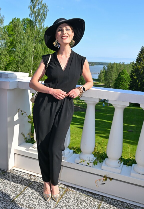 Marian kohtalokas mutta tyylikäs look oli hänen tyttärensä valitsema.