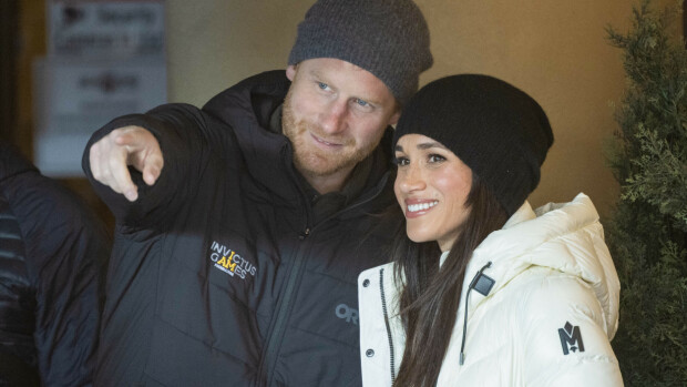 Kurkistus kulissien taa! Meghan ja Harry ilakoivat perheineen maailman onnellisimmassa paikassa – video