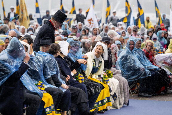 Puhemies kaipasi apua sadeponchonsa kanssa.