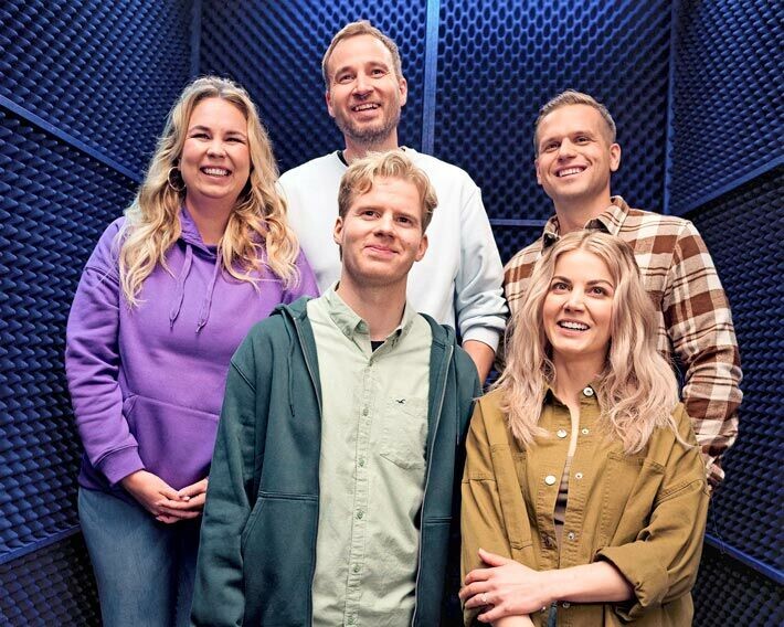 Radio Suomipopin Aamulypsyn uusi kokoonpano aloittaa tammikuussa. – Paljon vanhaa säilytetään, mutta varmasti myös uutta on tulossa, Janni kertoo innoissaan. Radio Suomipopin Aamulypsyn uusi kokoonpano aloittaa tammikuussa. – Paljon vanhaa säilytetään, mutta varmasti myös uutta on tulossa, Janni kertoo innoissaan.