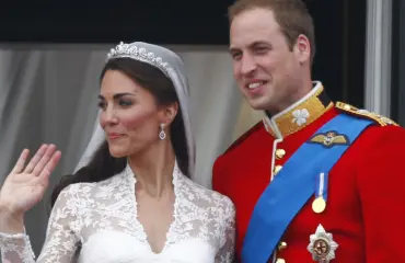 Oih, miten romanttista! Tässä brittihovin ihanimmat kosinnat