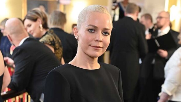 Hups! Paula Vesalalle kävi köpelösti Linnassa - saapui juhliin ilman miestään paula vesala