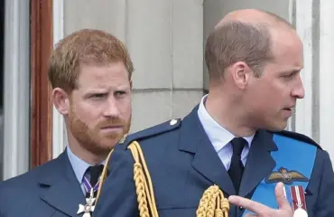 Kuninkaallinen veljesriita jatkuu – William ja Harry jo aivan eri raiteilla