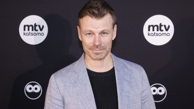 Jösses! Peter Franzén äijähommissa:'Ei armoa'