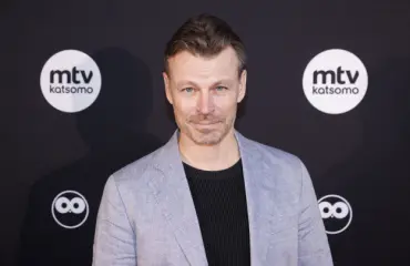 Jösses! Peter Franzén äijähommissa:"Ei armoa"