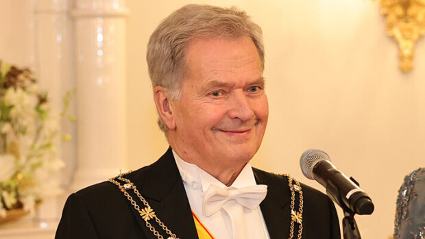 Sauli Niinistön villit eleet kesken kättelyn herättivät huomion Sauli Niinistö
