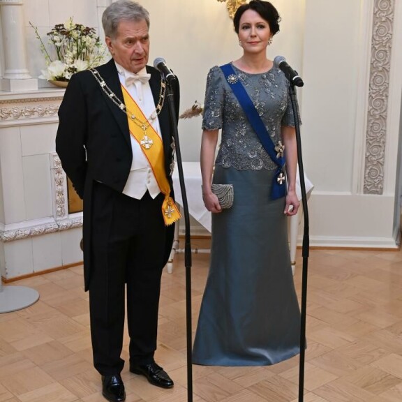 Sauli ja Jenni ovat valmiit itsenäisyyspäivän vastaanottoon. presidenttipari
