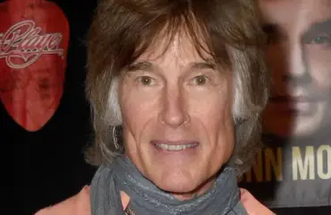 Vodkaa aamupalaksi! Ronn Moss muistelee Seiskalle Suomen-reissuaan