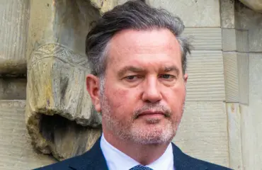 Yrmy-Chris herkistyi hymyyn – suloiset kastejuhlakuvat!