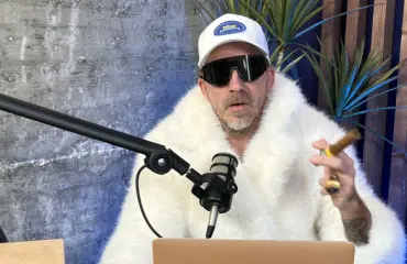 Vau, mikä komistus! Tässä on Aleksi Valavuoren poika