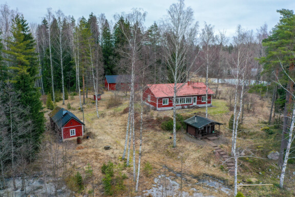 Päivi nukkuu täällä ilman Paavoa.