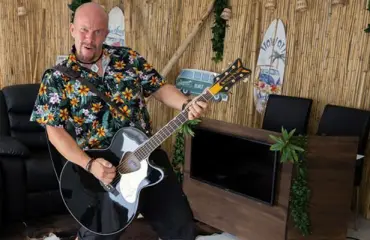 Henry Aflecht hämmentyy julkkiksen tarot-tulkinnasta: "Mieli todella kahlitsee sydäntäni"