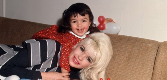 Mariska Hargitay oli kolmevuotias, kun hänen äitinsa Jayne Mansfield kuoli.