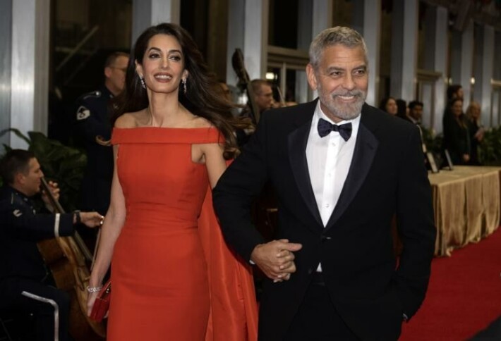 George Clooney saapui tapahtumaan vaimonsa Amal Alamuddinin kanssa. George Clooney