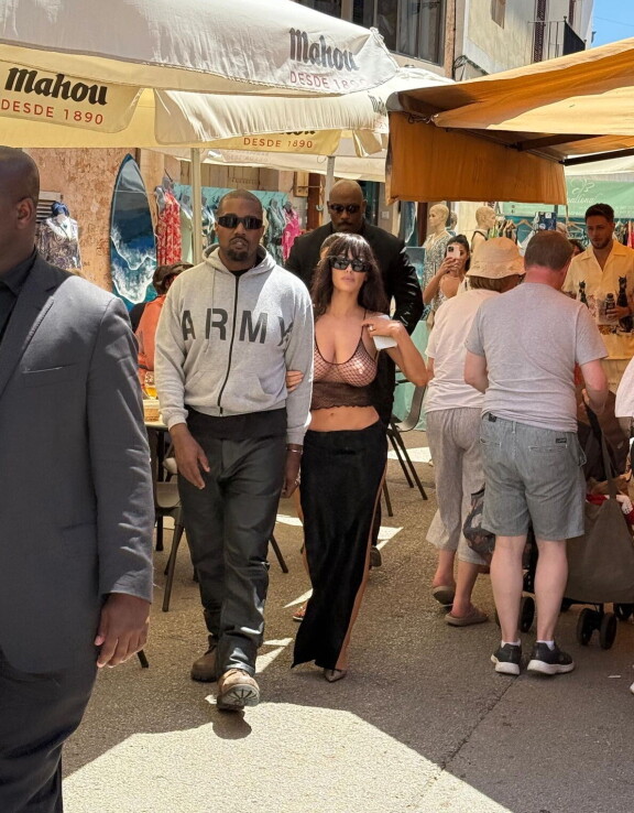 Kanye ja Bianca jäivät paparazzin haaviin Mallorcalla.