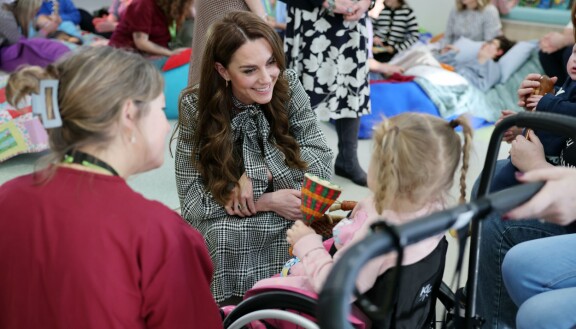 Catherine vieraili Walesin-vierailullaan Ty Hafanin lasten saattohoitokodissa.
