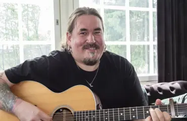 Tangofinalisti Antti Railion muodonmuutos – "Yli 40 voipakettia lähti"