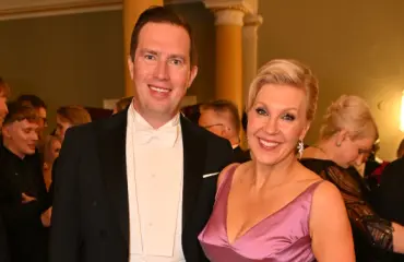 Vappu Pimiä julkaisi Teemu-miehestään intiimejä videoita: "Edes laukkuja en ehtinyt avata"
