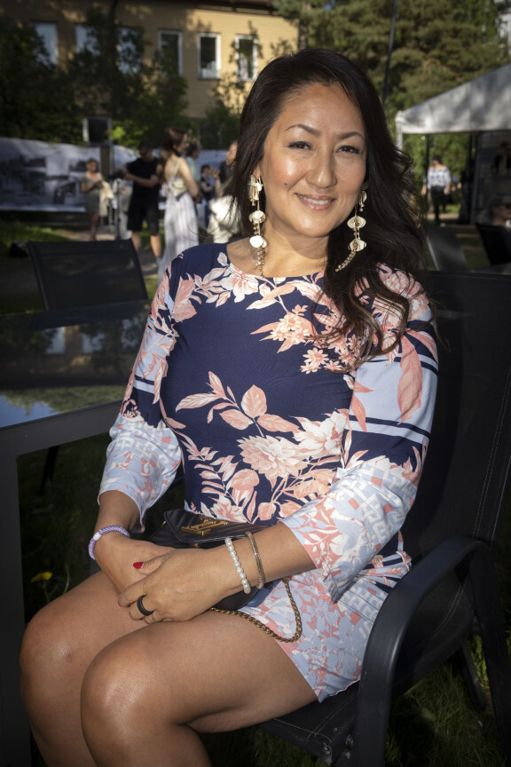 54-vuotias Noriko valmistui taannoin hierojaksi.