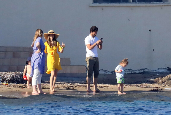 Prinssi Carl Philip ja prinsessa Sofia lapsineen ovat mieltyneet Villa Mirageen.