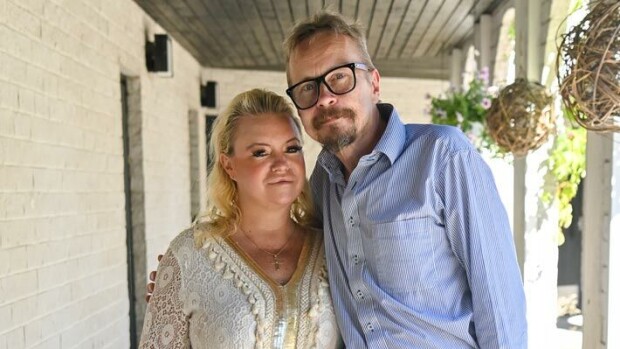Dramaattinen kuva julki! Pahoinpitelystä tuomittu Veijo Lalli löi ja raapi Johanna Tukiaista Johanna Tukiainen ja Veijo Lalli