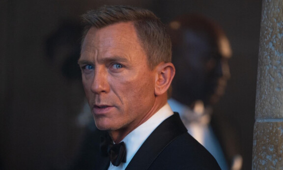 Edellinen James Bond -näyttelijä on Daniel Craig, joka esitti James Bondia 15 vuotta. Kuva elokuvasta 007 – No Time To Die (2021).