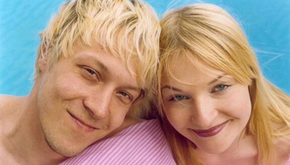Mikko 'Peltsi' Peltola ja Outi Kaartamo, Summerin juontajat vuodelta 2001.
