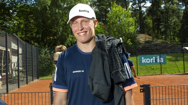 Patrik Laine meni naimisiin - tältä ökyhäissä näytti