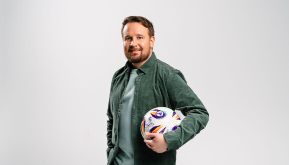 Matti Härkönen selostaa Helmareiden ottelut.
